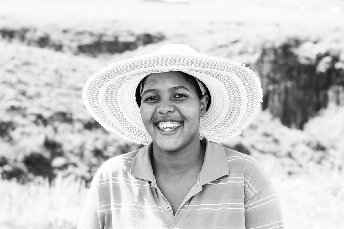 🙏🏻Would you take minute to pray for our dedicated caretakers? These ladies cook for the kids, tutor them in school, advocate for their needs, and act as “moms” to our children. Pray that God will fill them with strength and endurance.🌎 🧡#equippingchangemakers