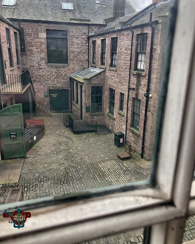 DmReidBlood's tweet photo. 6. Out of the window for… #fms_outofthewindow #fmspad #littlemomentsapp #victorianmill #verdantworksdundee #jutemill #outofthewindow #industrialdundee #cobbledcourtyard https://t.co/TL92i5E3Zb https://t.co/f2JpVpa0nM
