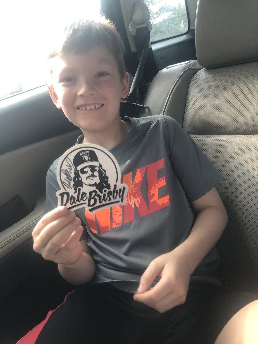 MeredithBoyde's tweet photo. @dalebrisby this kid loves you! https://t.co/e64pUctQRK
