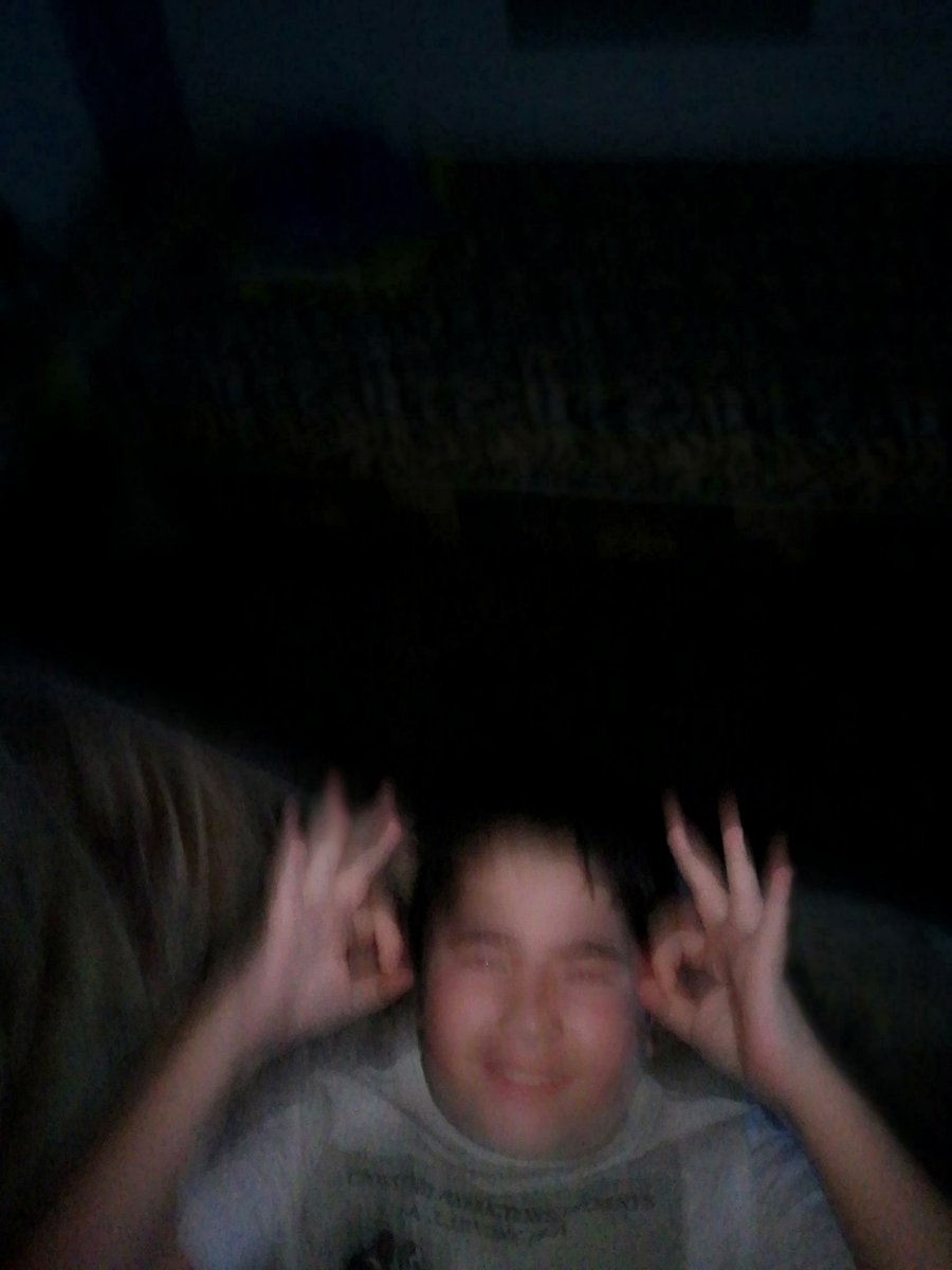 MinecraftSad's tweet image. What is happening