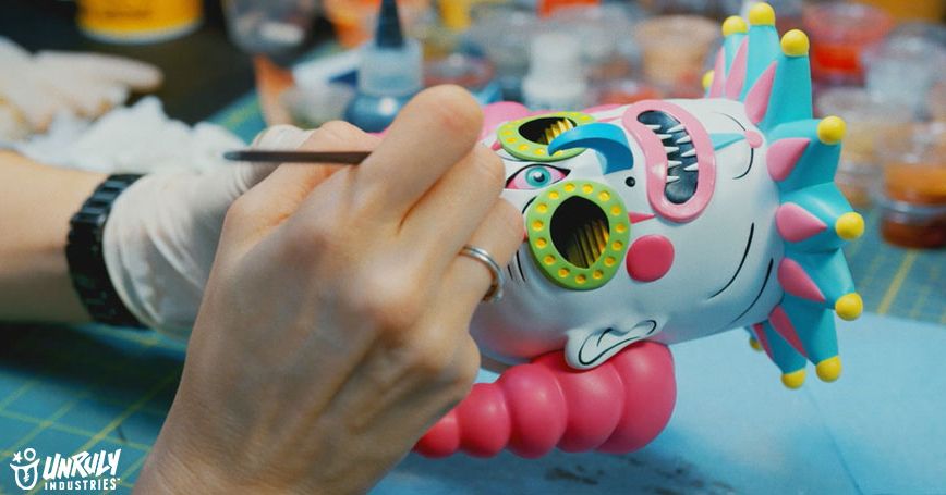 UnrulyInd's tweet photo. We had a hard time not getting sucked into the psychedelic dream world while working on Stairway to Hell...o. https://t.co/nrFdbtDqge
#unrulyindustries #unruly #clowns #arttoys #toyartistry #designertoy #designervinyl #arttoy #toycollectors #behindthescenes #sideshowfans https://t.co/59A2VmNSiv