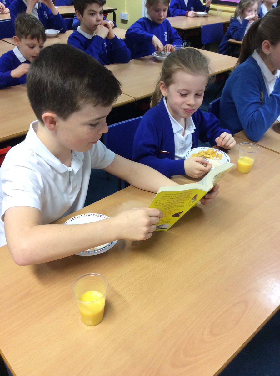 GEPSClass6's tweet image. A great time celebrating world book day with ‘Books &amp;amp; Breakfast’ with @GEClass3_ #worldbookday19
