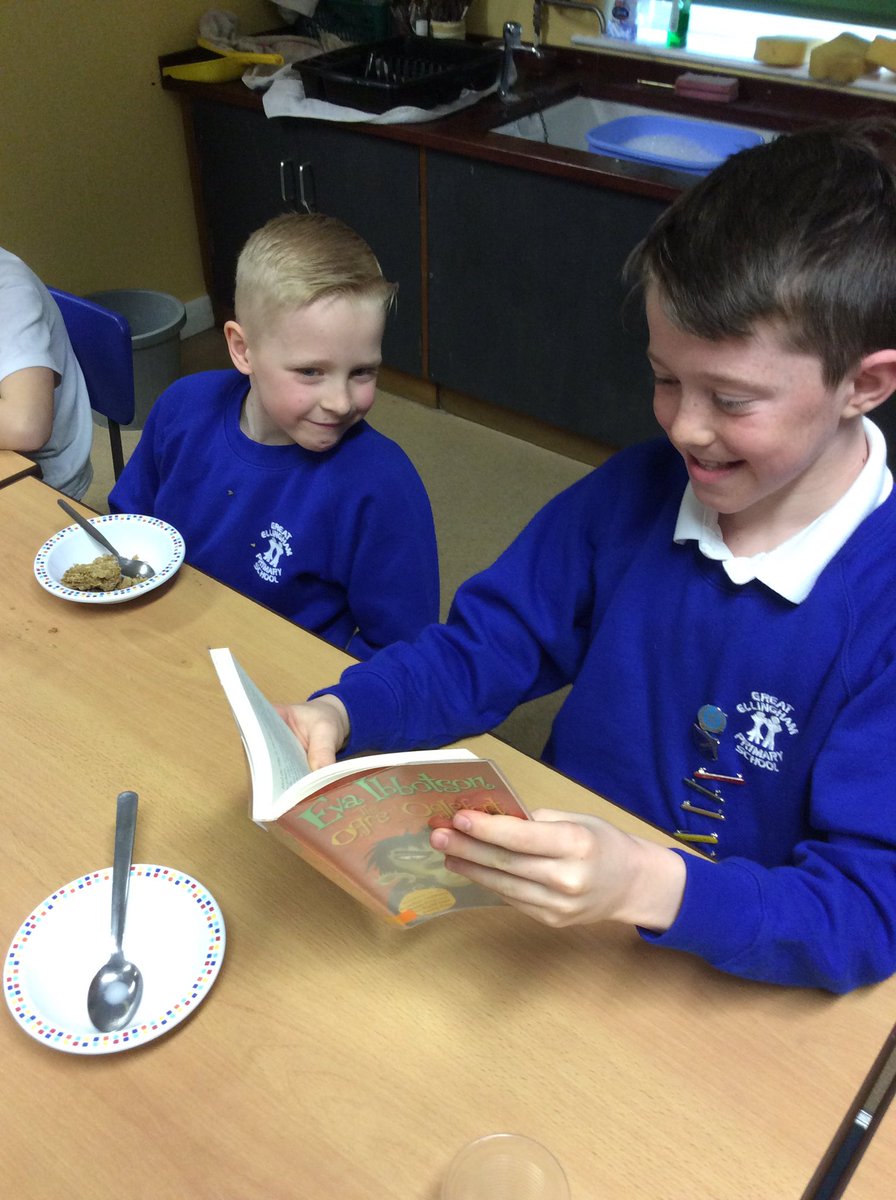 GEPSClass6's tweet image. A great time celebrating world book day with ‘Books &amp;amp; Breakfast’ with @GEClass3_ #worldbookday19