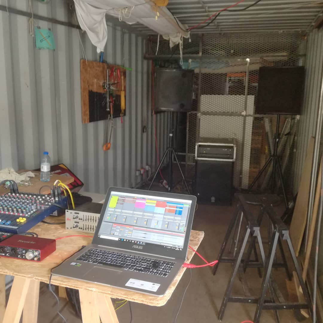 ahmnotmusic's tweet photo. Répète au Jardin C !
Concert, tomorrow, Nantes 20h !

#solaris #_solaris #_solaris01 #noise #jardinc #experimental #chiptune #concrete #abletonlive #apc40 #apc40mk2 #apc40mkii #concert #live #othman #lofi #nantes #iledenantes #trempolino #concretemusic #8bit #bitcrush #rehersal https://t.co/mvo7CPlW0e