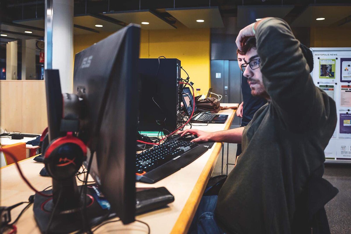 DoclerHoldingLU's tweet image. No sleep, just coding and some very promising results! @Gameofcode_lu Day 1 is over soon...
#gameofcode #codeyourgame #hackathon #coding