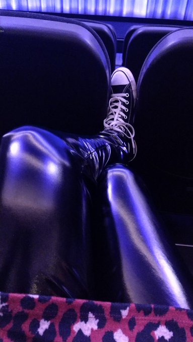 Shiny legs, waiting for the movie to start https://t.co/H7Z3gBCadu<a href="/tag/apclips"class="tags"><span>#apclips</span></a>