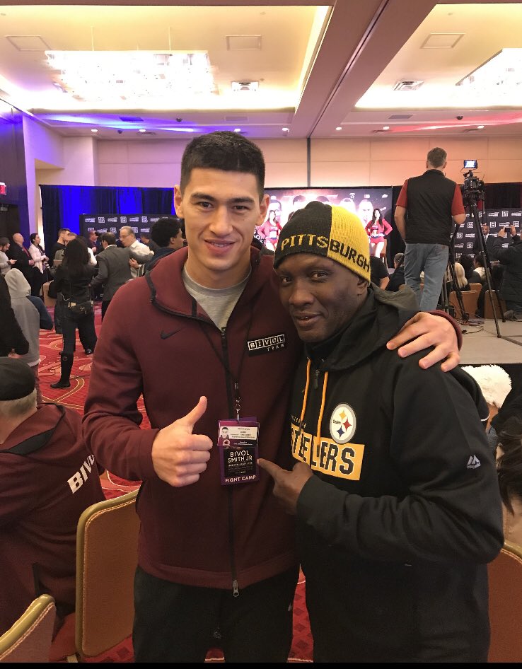 P_Whitaker84's tweet photo. Good luck to the champ tomorrow @bivol_d https://t.co/XUz8AwRAHC