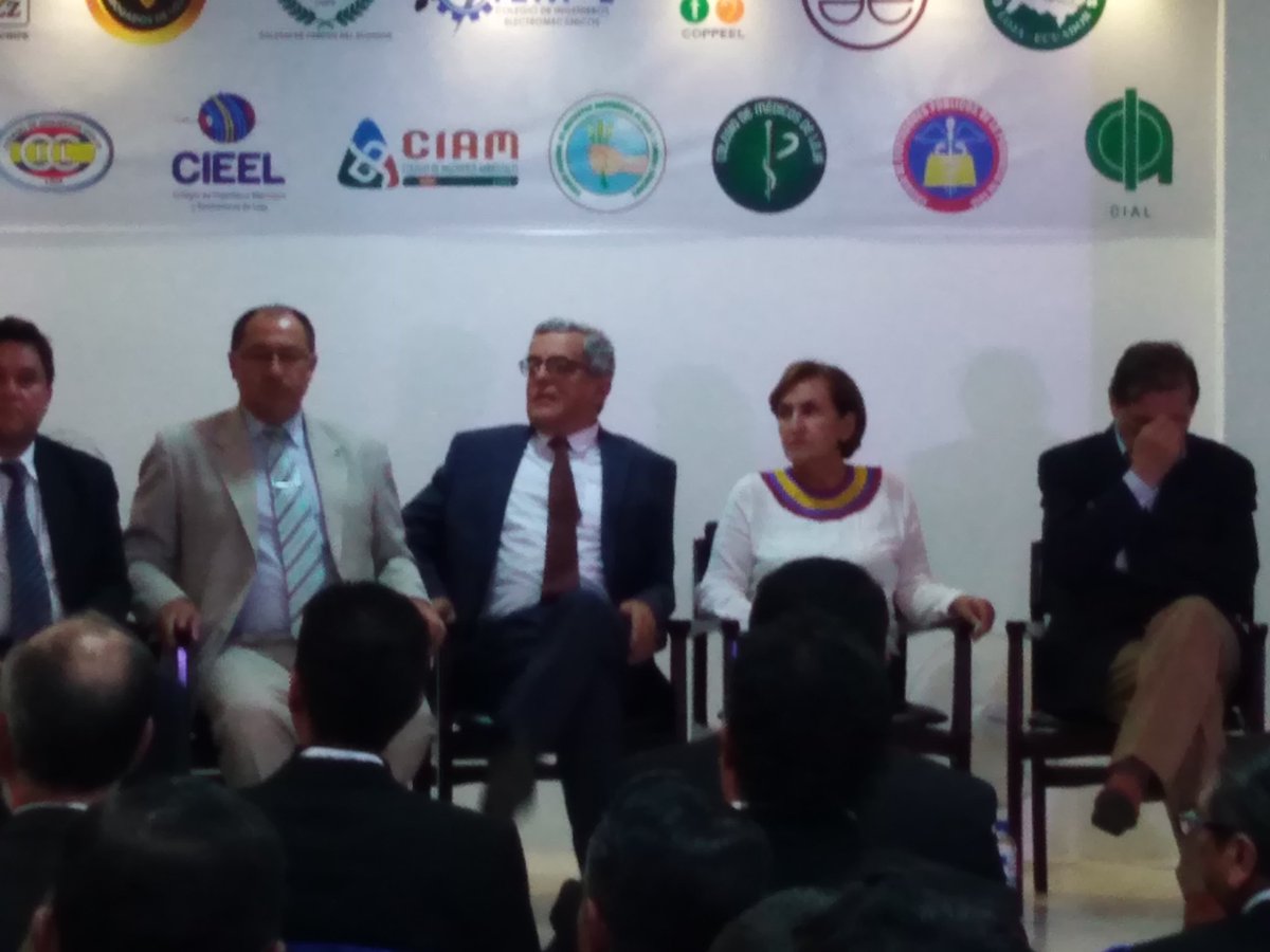 ClaudioEguigurn's tweet photo. Tercera Ronda final.. Porqué Loja debe votar por usted? #ClaudioAlcalde estamos conscientes de la crisis que está el Municipio, Claudio es una persona que ha vivido, ha soñado y ha invertido en Loja, y tiene una vida limpia y vamos a ganar por un voto consciente. https://t.co/T19IbfiIZq