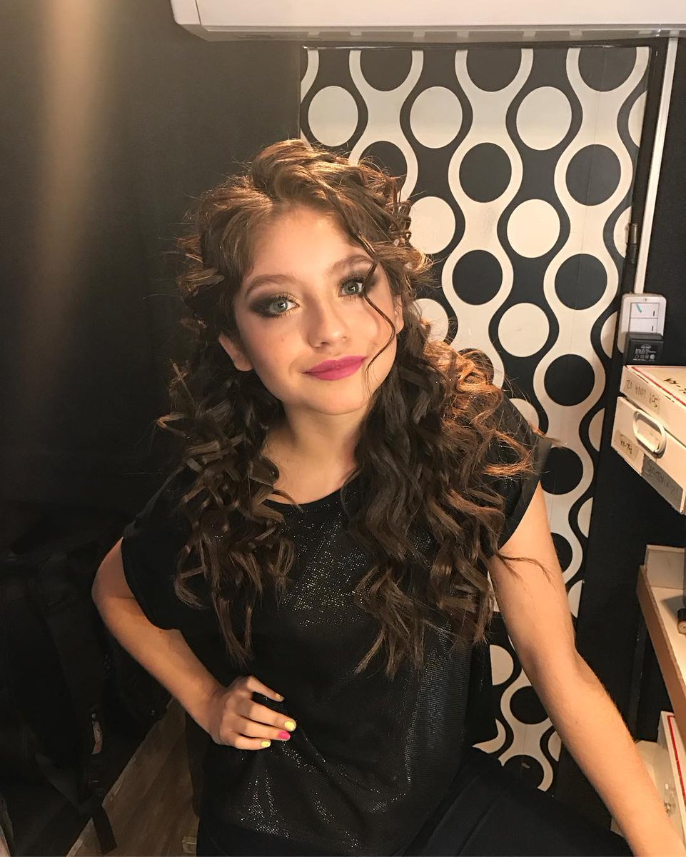 valientxs's tweet photo. Dígame como puede ser tan diosa? Lpm @karolsevilla 💣💣😱 #RecuerdosKS https://t.co/BYgLTL5yNr