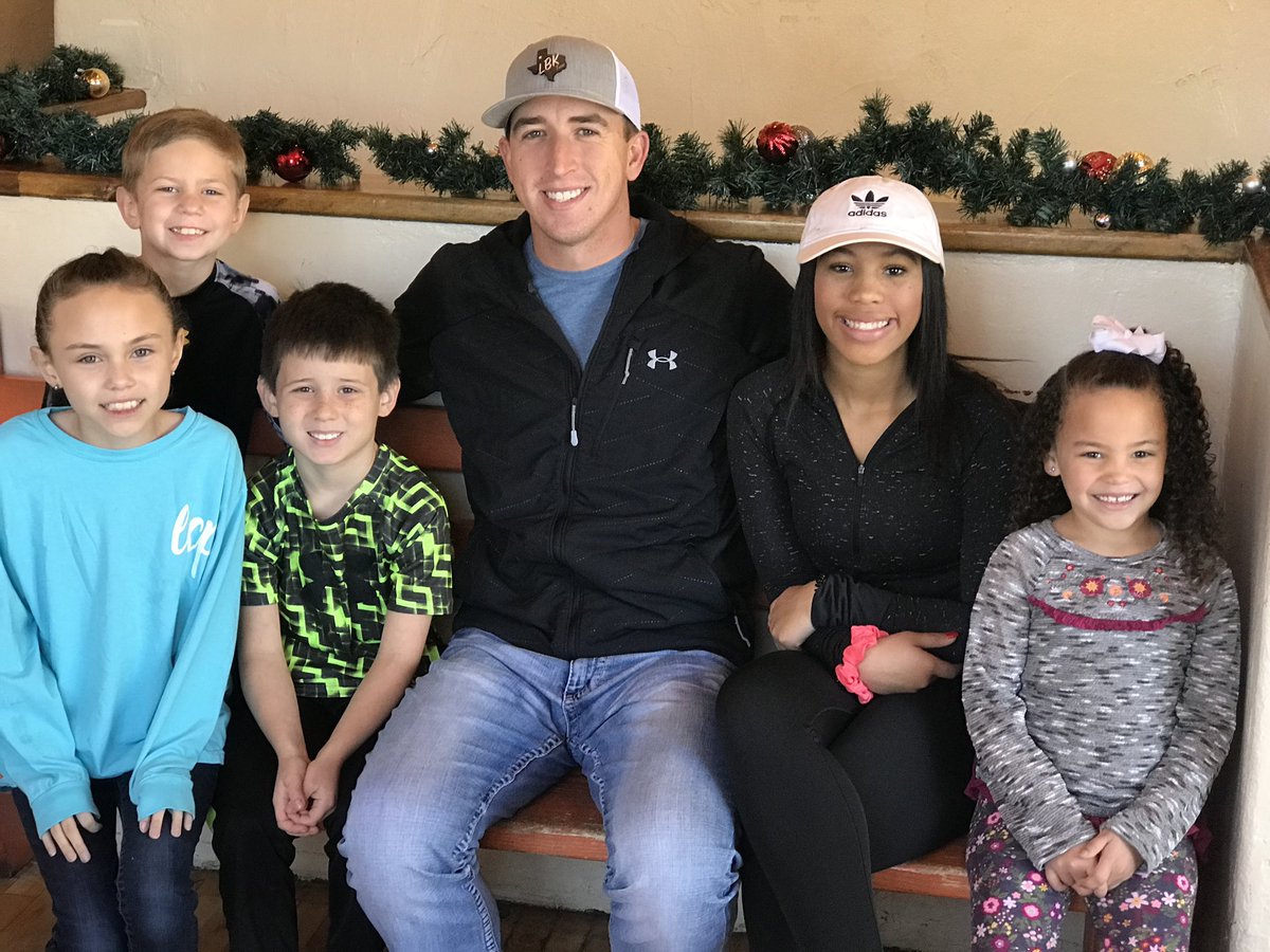 Cameron_Welch21's tweet photo. Moving back to Lubbock next week! Going to be nice to be back with my family and my favorite little humans! #FamilyOverEverything #LBKbound https://t.co/GwdZ7dTGDz