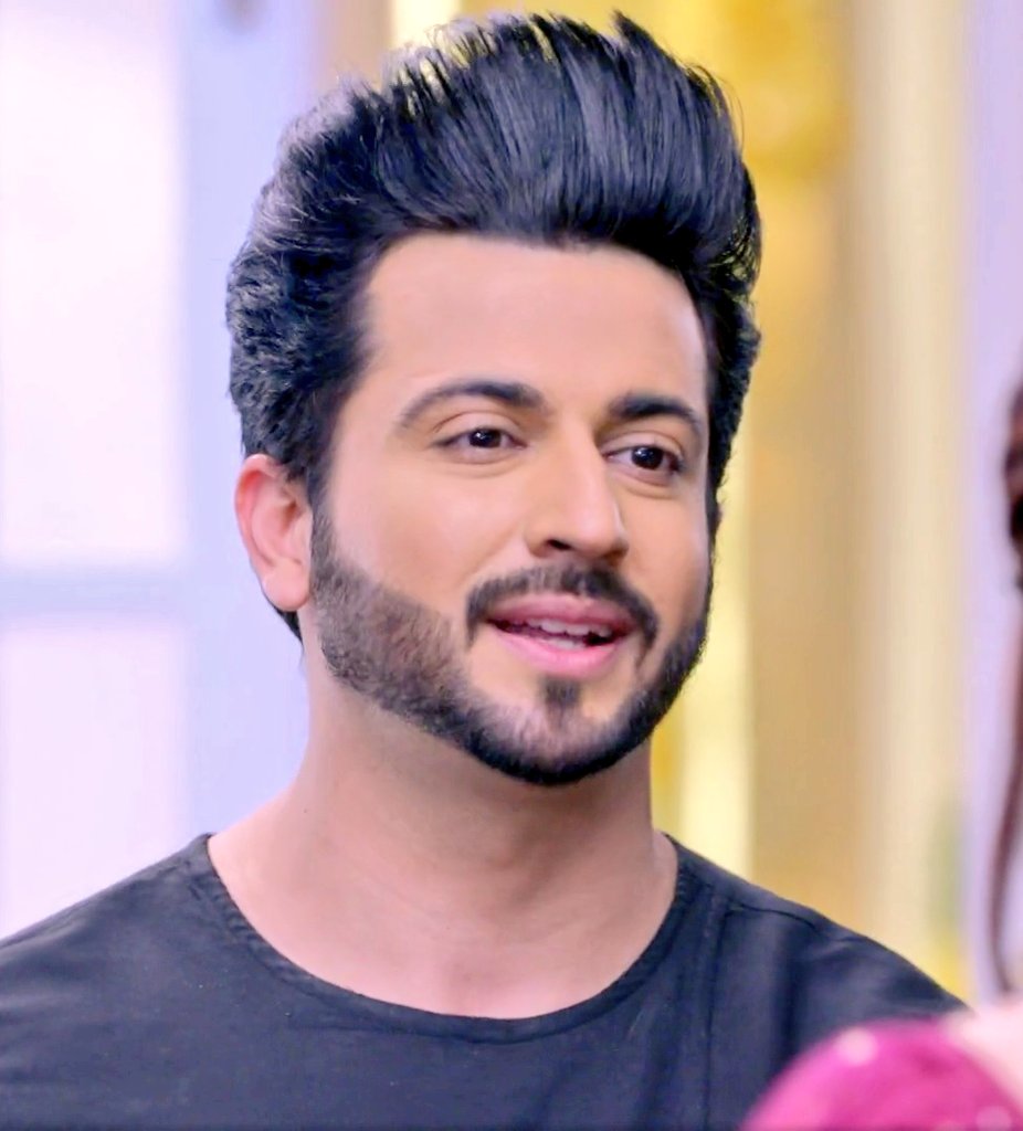 DheerajDhoopar8's tweet photo. Your Hairstyle 🔥🔥
Your Smile.. 😍😍
You are looking so Cute &amp; hot as well as always.. ❤❤❤❤
You are the 1st &amp; the Best Actor.. I Loved So Much in my Life &amp; Believe me no one can beat you &amp; I Know you will always be a best Actor #KundaliBhagya #TheKaranLuthra @DheerajDhoopar https://t.co/wqfFTDfwy8