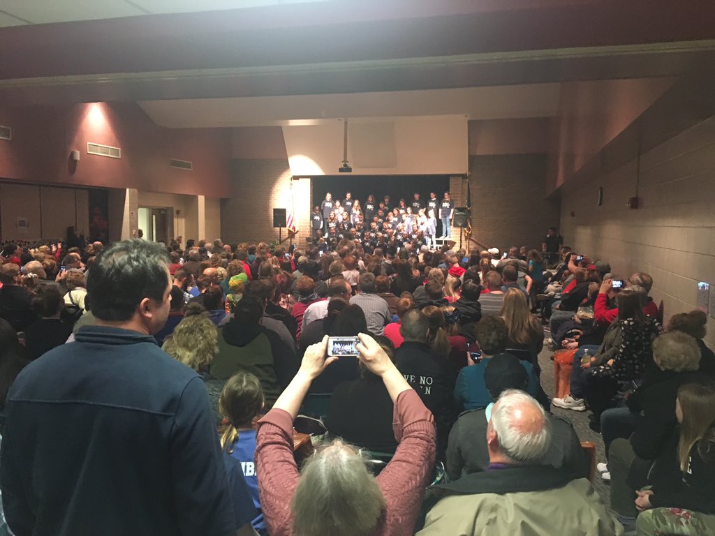 dubois_mark77's tweet photo. Great night at Horace Mann. Art show, choir concert, scholarship dinner. Amazing school community support!  Thank yo to all that supported and helped! https://t.co/y3L9oIUe5P