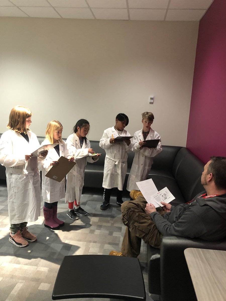 katieokesfre's tweet photo. The Doctors are in! They diagnosed and treated our patients. Thanks parents for playing the patients! 💉🌡 https://t.co/rf5El83LdC