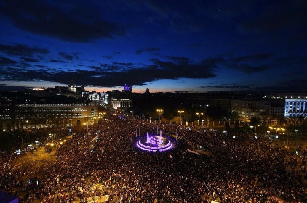 La España de la que me siento orgullosa. Así soy patriota todos los días que queráis. Por nosotras. Por las que ya no están. Por las que vienen. Por todos. 

Hemos vuelto a hacer historia, sigamos escribiéndola 💪🏼💜.
#8deMarzoHuelgaFeminista 
#8M⁠ ⁠