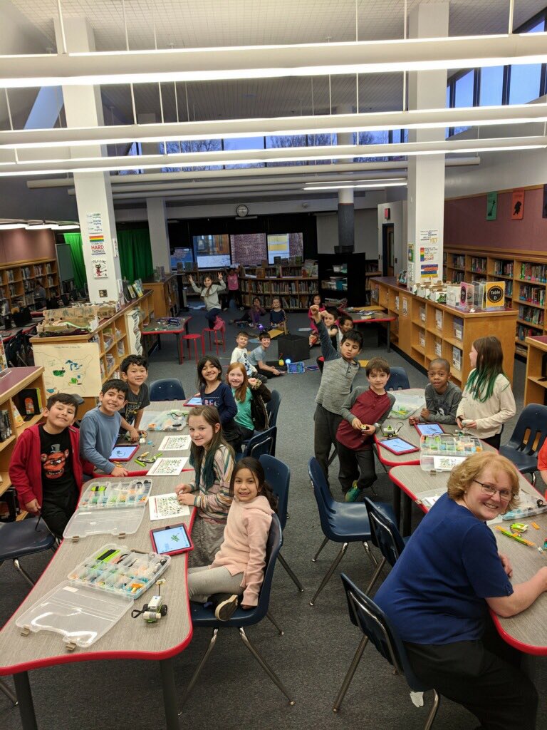 HESlibSTEMtech's tweet image. Sphero and wedo robotics in stem after school class for our 1st and 2nd graders @Herndon_ES! So much fun for all! Thanks @fcpssteam for our wedo loan kits!