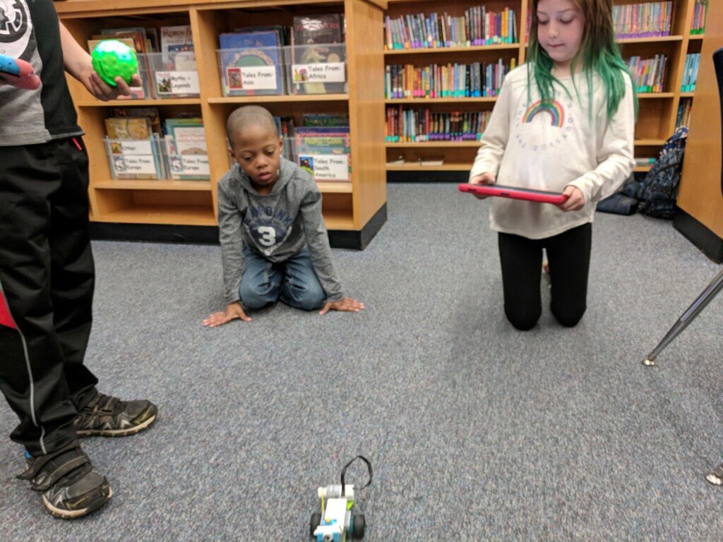 HESlibSTEMtech's tweet image. Sphero and wedo robotics in stem after school class for our 1st and 2nd graders @Herndon_ES! So much fun for all! Thanks @fcpssteam for our wedo loan kits!