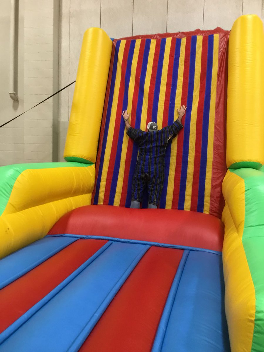 OBMSbulldogs's tweet photo. Even the teachers got in on the fun! #bestteachersever #teamRCMS #RCISDjoy https://t.co/Fsf7RSljXp