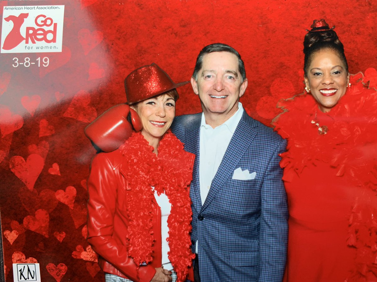 JLee_Ohio's tweet photo. #CantonGoesRed https://t.co/Z7IpPJ3Ra4