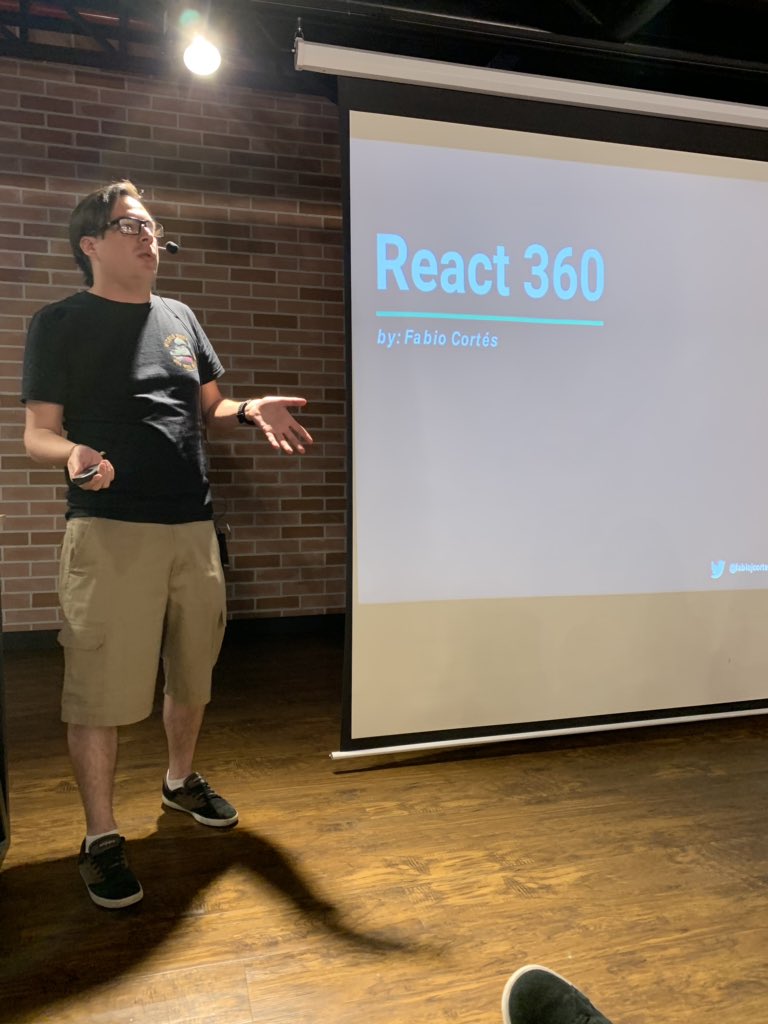 reactmedellin's tweet image. #ReactWeekMedellin Día 4.
React VR -&amp;gt; React 360 

#reactWeek