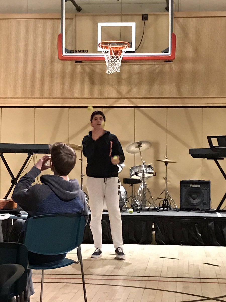 EmilieDWolf's tweet photo. @BrowningSchool Middle School coffeehouse is EPIC! We’ve got jazz, comedy, original songs, juggling, and rock!! https://t.co/zTQP8WG4Yb