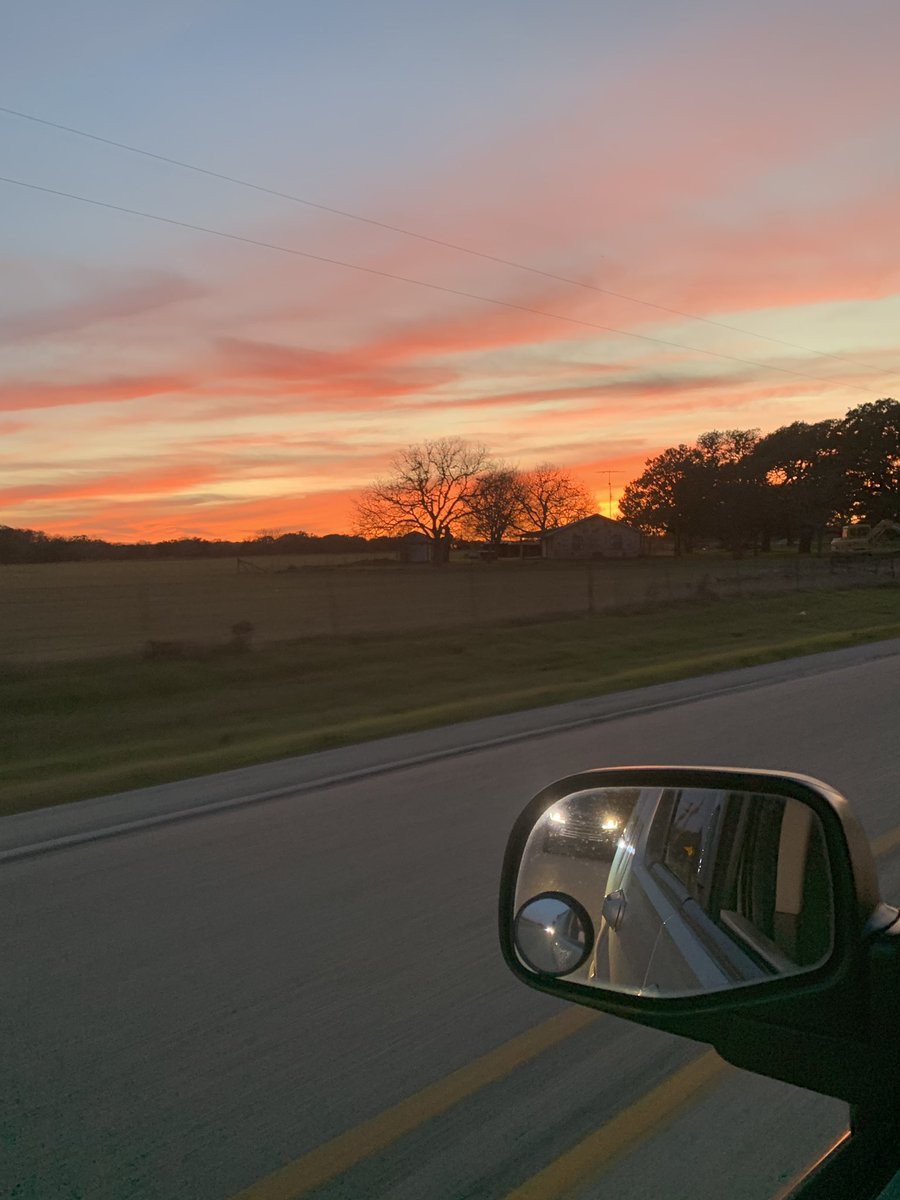 CJ_YOURSTYLE01's tweet photo. Throw back to Texas trip! Iโm ready for summer to show up any day now! ๐ญ#minnesnowta #Sunsets #vacations #summer #imoverwinter #texassunset https://t.co/oCUw1su7hW