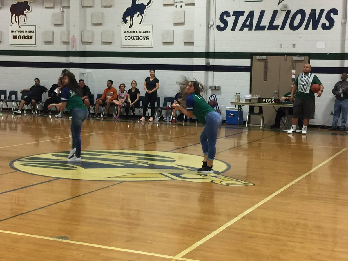 WDSlider_MS's tweet photo. Our Stallions enjoying some half time festivities from our teachers and students. Congratulations to the 8th grade team for winning the TP challenge. Thank you to Lori Evans and Karina Evans for the energized dance performance. #StallionsLeadTheWay #TeamSISD https://t.co/jaJCRomlST