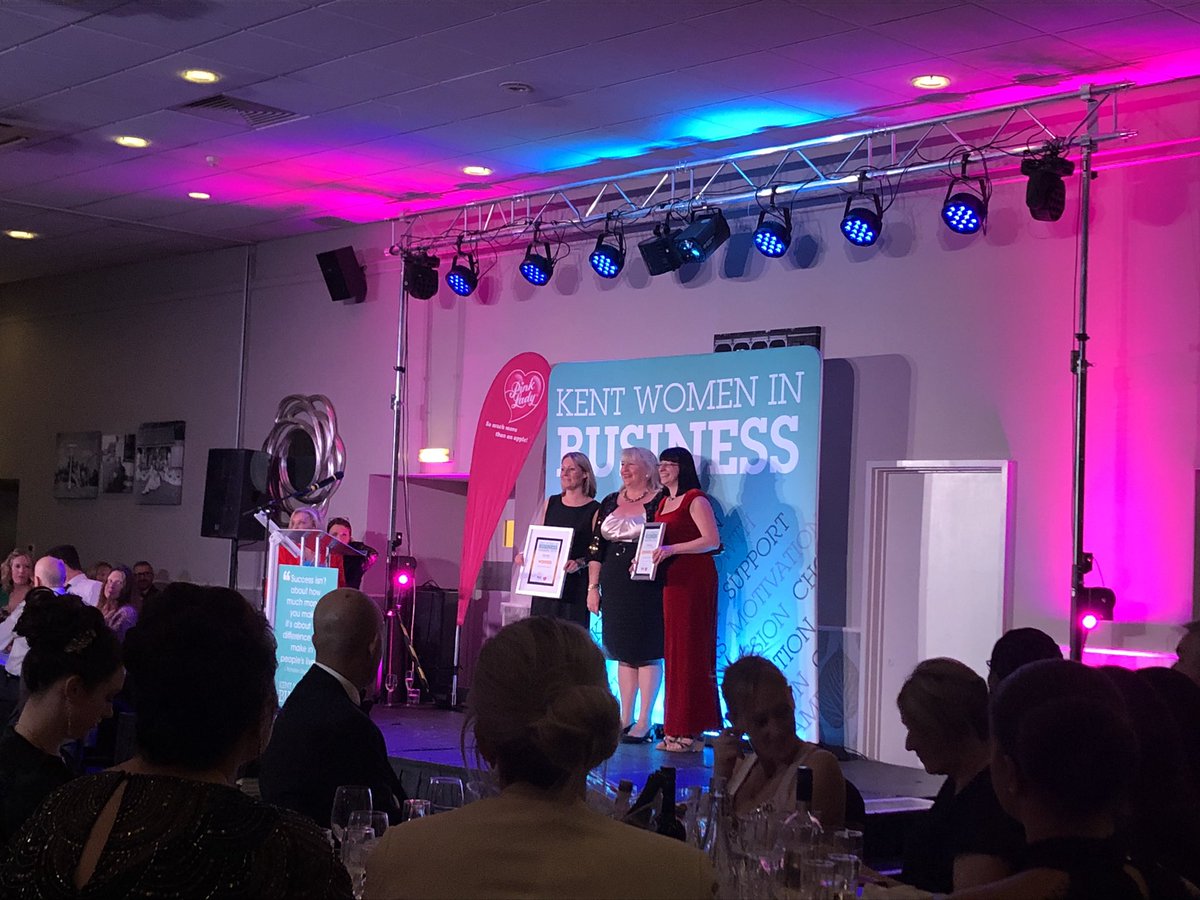 vikki_eames's tweet image. Lovely to share a table with @TheCraftyClara tonight @Kwib_Awards who was winner of the Women in Retail award for the second year running 🙌🏻 #KWIBA19 #womeninbusiness #teamkent