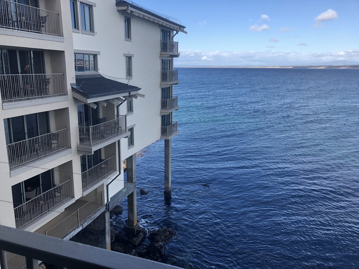 TravelWriterJes's tweet photo. So close to the water @montereyplaza that you can hear the waves crashing outside. @WhereSF https://t.co/AMzmwtUZwG