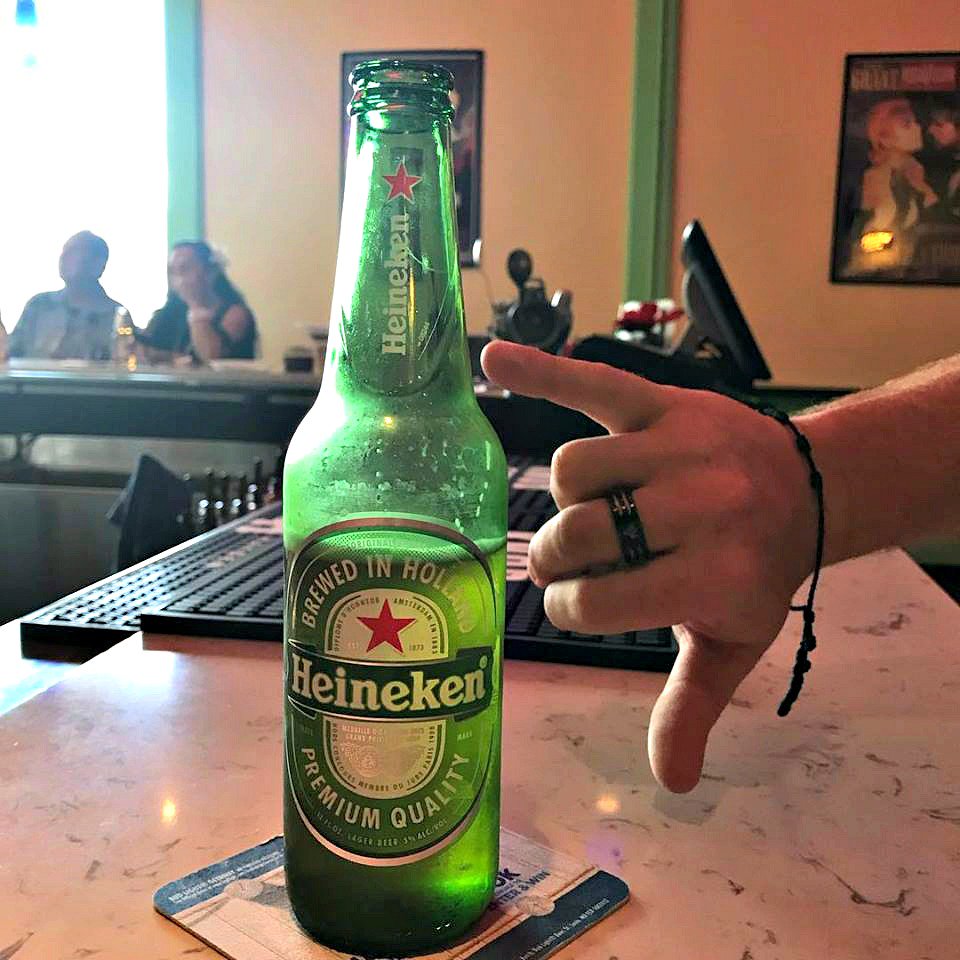 eight50HI's tweet photo. "I feel sorry for people who don't drink. When they wake up in the morning, that's as good as they're going to feel all day." β #DeanMartin
#eight50 #pearlcity #bar #onoeats #whiskey #beer #cocktails https://t.co/NSEpmiKV6D