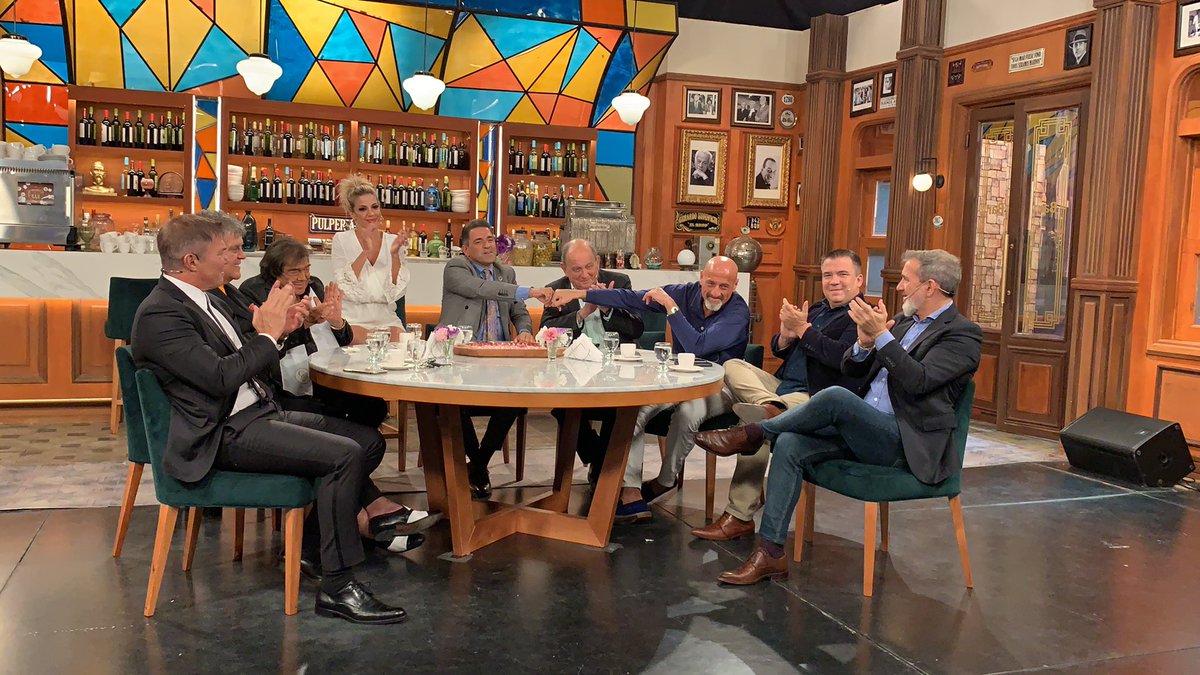 ¡Noche de mucha emoción para todos los polémicos, en especial para <a href="/iudica/">Mariano Iudica</a> y <a href="/SofovichGustavo/">Gustavo Sofovich</a>! #PolemicaEnElBar