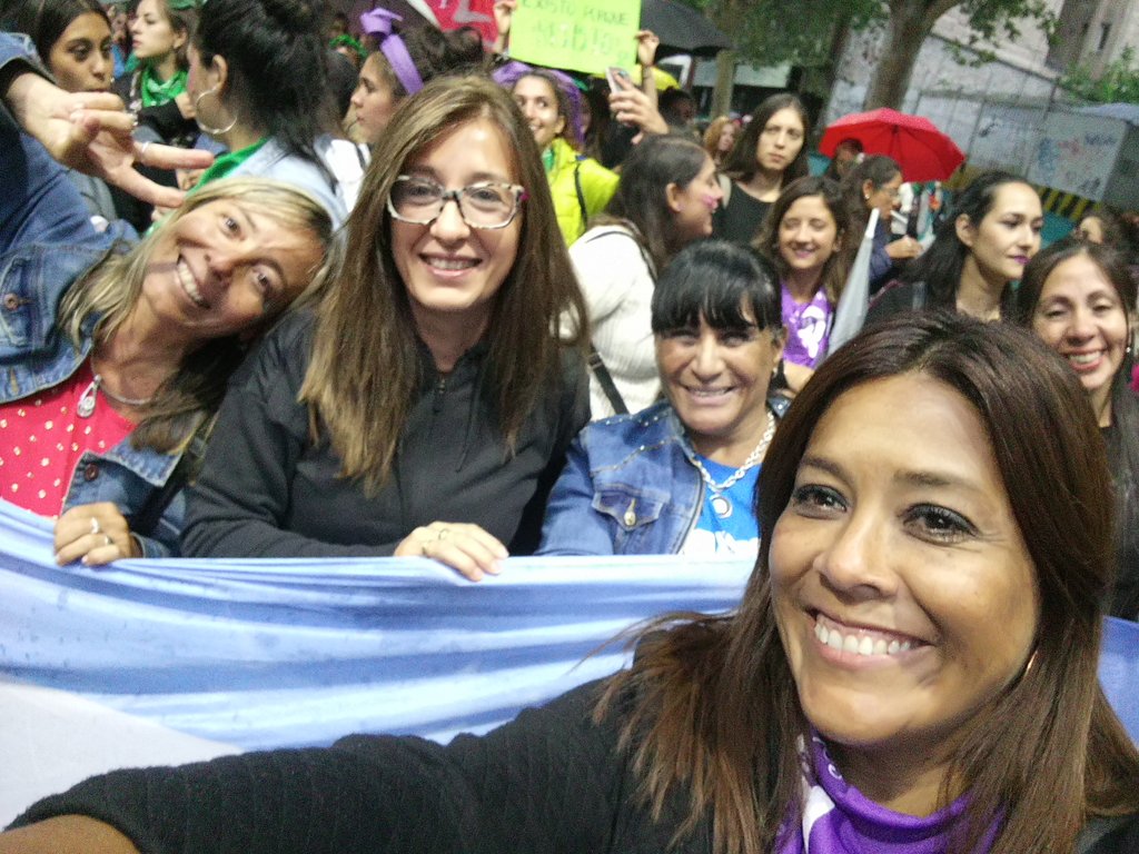 Gabitase's tweet photo. 8M Mendoza dijo presente #MuchachasPeronistas
#8M #ParoInternacionalDeMujeres https://t.co/DjHK0A6Y4Q