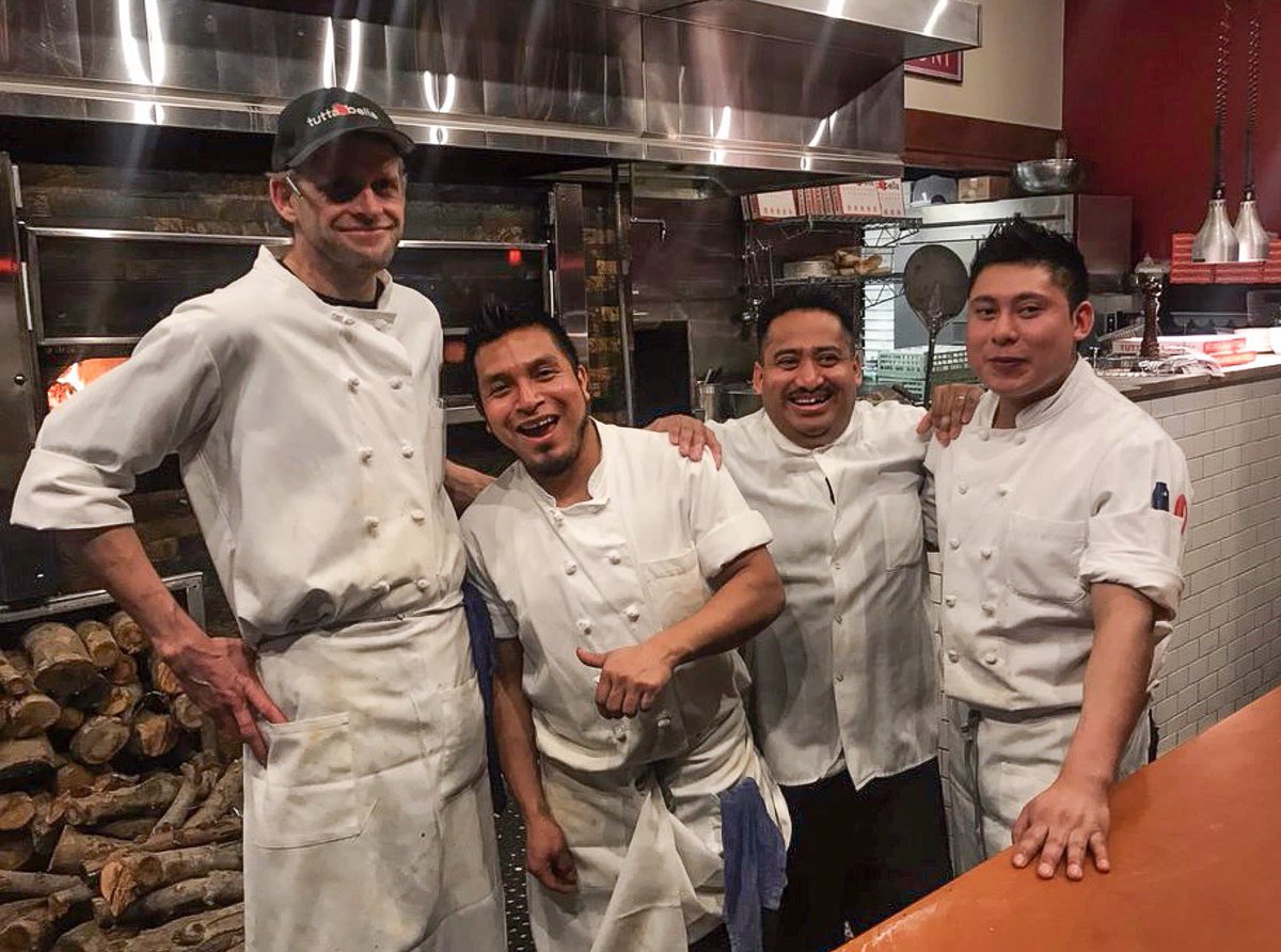 A team is a group of people that works together for a common goal... this is not only a team, but a FAMILY. 🍕💕👨🏻‍🍳 #seattlerestaurant #Seattle #cooks #cheflife #TGIF #seattlefood 
.
📷: John S. on Yelp