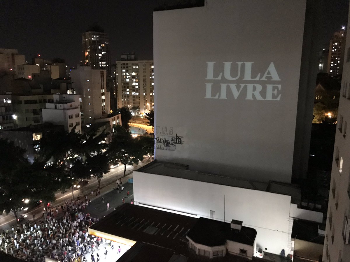 brunnarosa's tweet photo. 🏴‍☠️🚩 #8M #HuelgaFeminista2019 #8M2019 #WomenInternationalDay #Lulalivre #MarielleVive https://t.co/kHbZgrbMt9