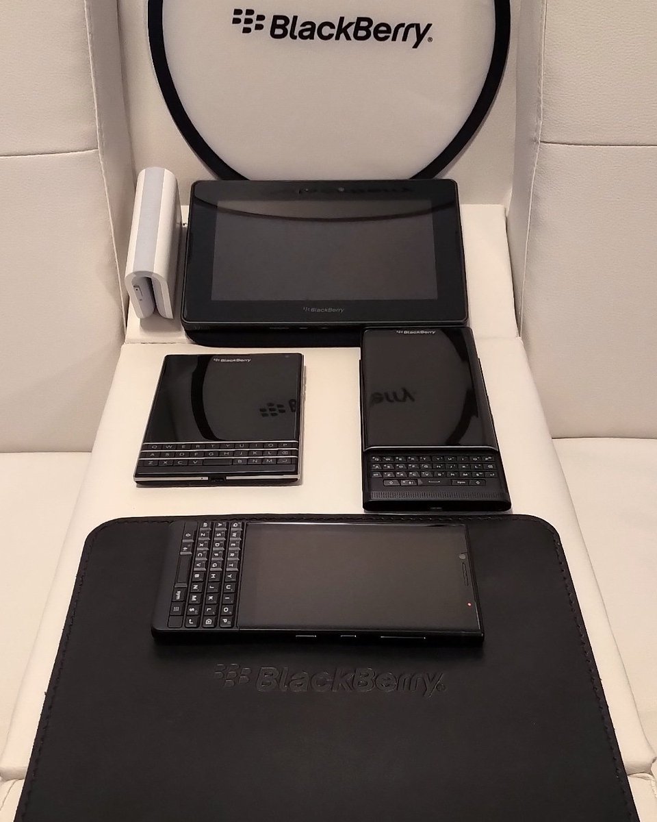 kdreamh2o's tweet photo. BlackBerry #BlackBerry #KEY2 #blackberrykey2 #blackberrypriv #blackberrypassport #blackberryplaybook #teamblackberry #shotonkey2 https://t.co/O8a451nc7d