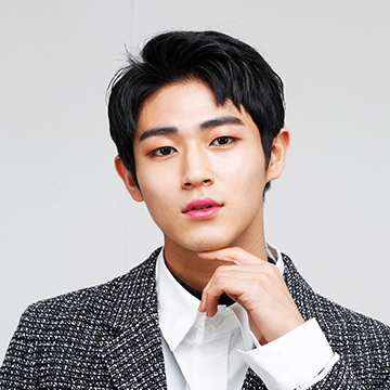 AstinBrasil_'s tweet photo. [#HONGIL]

Sub vocalista
Nasc.: 11/01/1999
Altura: 182cm
Peso: 70kg https://t.co/9giY1wwhZN