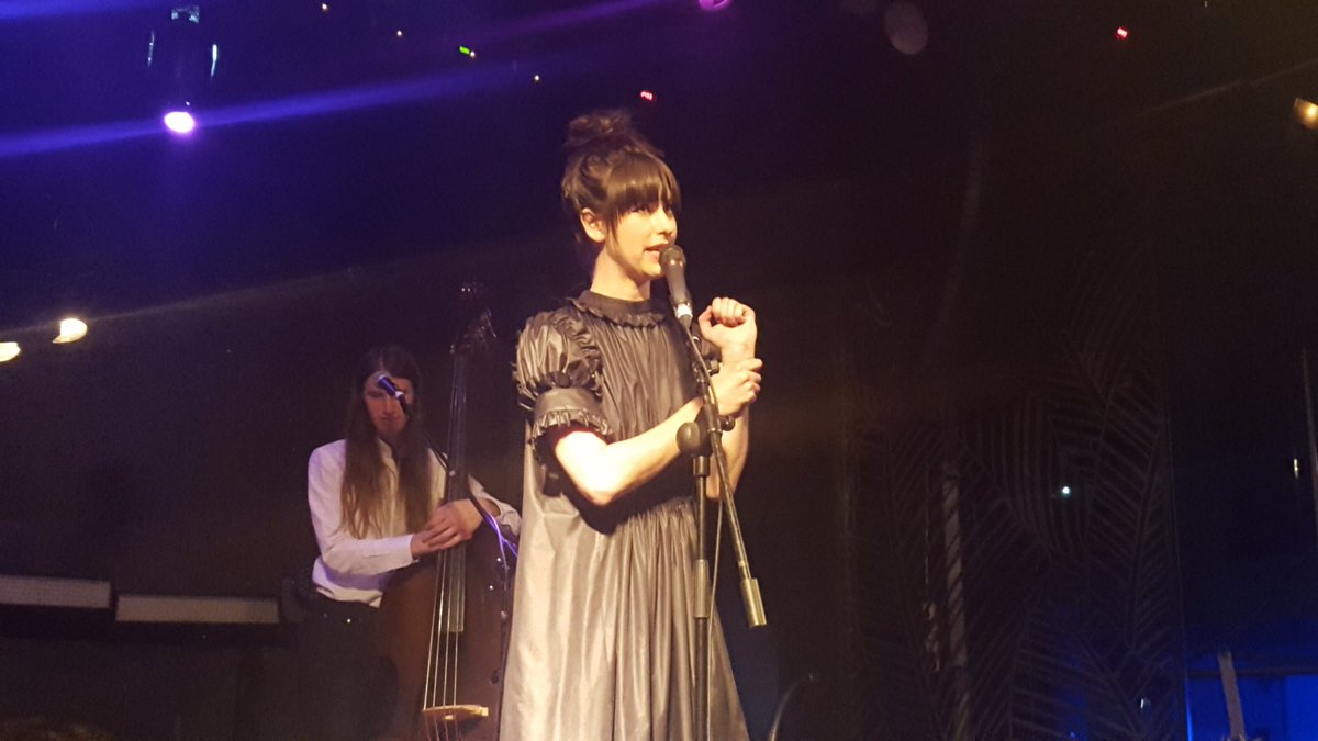 eseele's tweet photo. Tonight I saw @kimbramusic live. I have no words to explain what she made me feel. Her voice is so powerful I couldn't help but crying tears of joy, and feeling grateful for her to wrote songs like "Version of me". Hope we can see you sooner than before. THANKS. https://t.co/2XuAgmlCTw