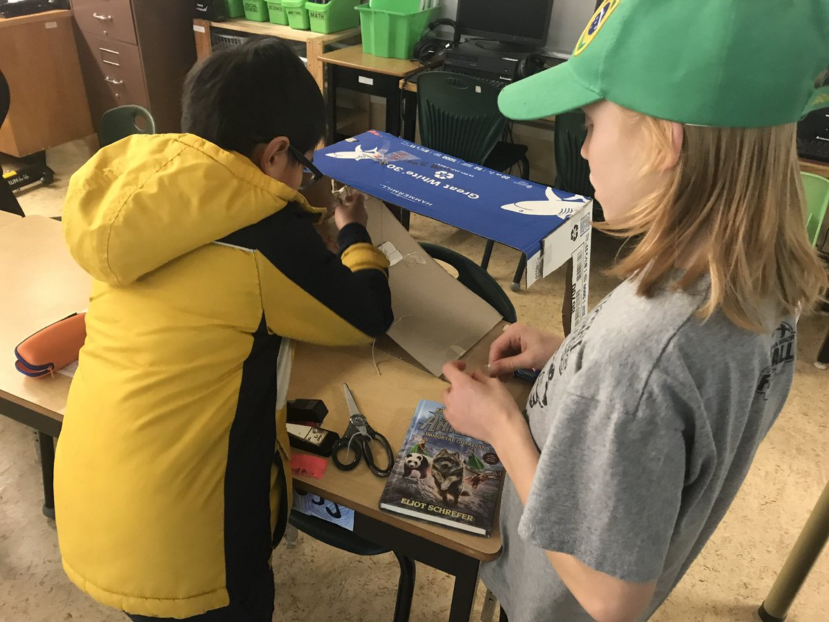 Ms_KatieCarter's tweet photo. Our museum was a hit today! #sd61learn #iteach5th #compoundmachine https://t.co/fHwvYLEvIs