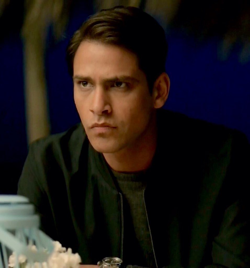 JuttaFreudig's tweet photo. #MusketeersEurope #LukePasqualino #lucapasqualino #AlbertHill #Snatch S2 #SnatchForSaturday https://t.co/L23XH5XkMc