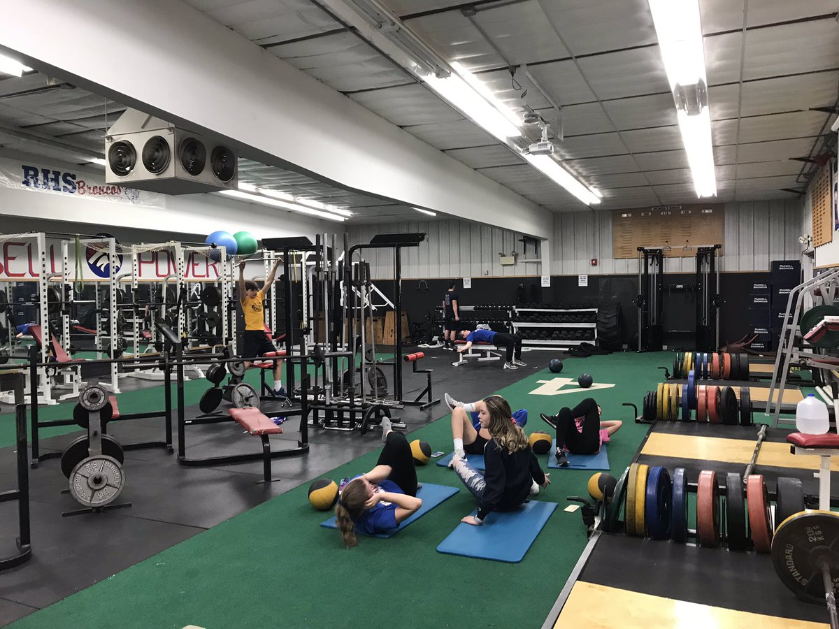 CoachEch_'s tweet photo. 6 o’clock on a Friday night and these kids ask if they can come in and workout. Love it!!!! #HotPee #BroncoProud https://t.co/KeUceLdxPm