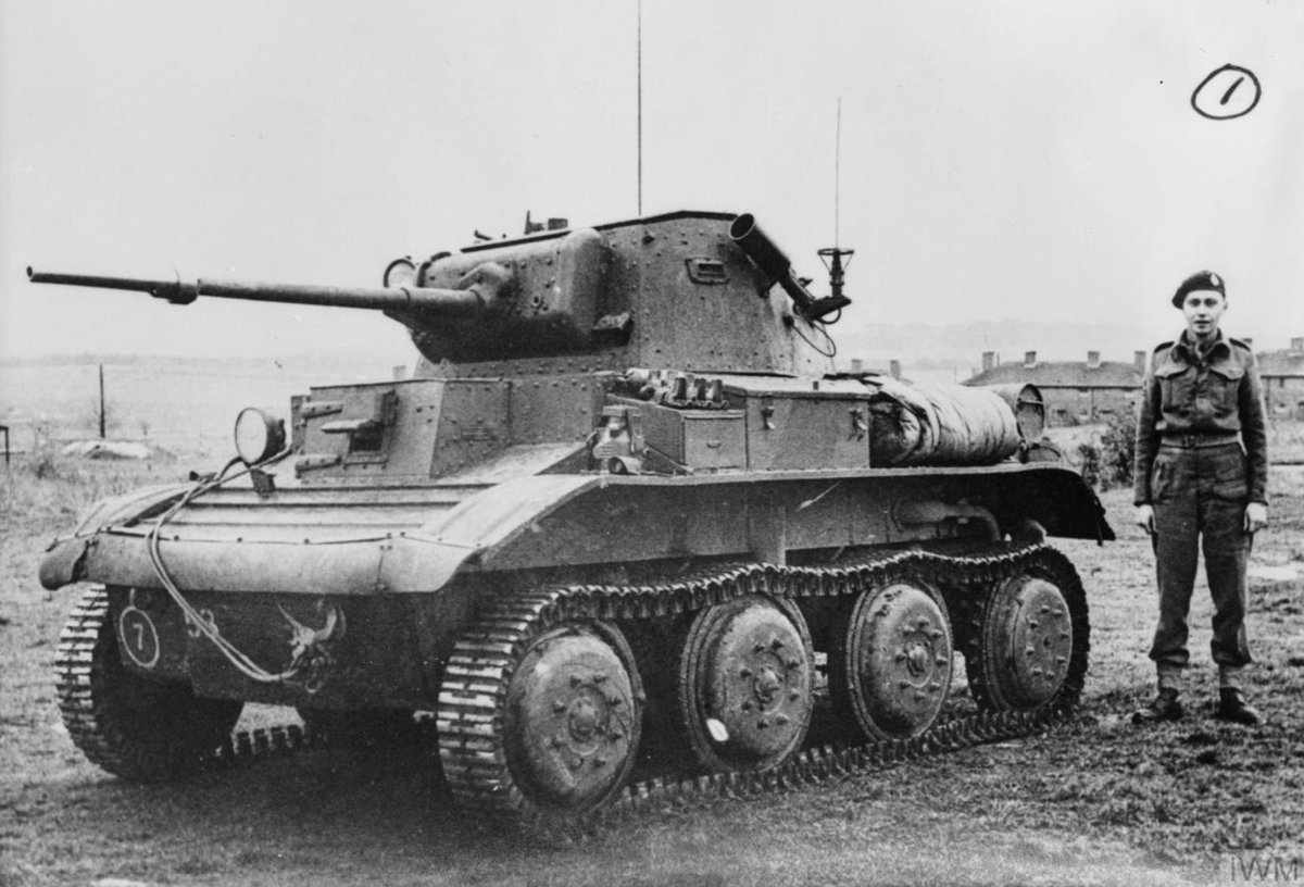 historicfirearm's tweet photo. The Littlejohn Adaptor

READ HERE: https://t.co/UeHIkAdEJX

Literally squeezing every bit of usefulness out of the 2pdr AT gun. Used on land and in the air, seen here mounted to a Tetrarch light tank!
#history #artillery #WW2 #WWII #engineering #squeezebore https://t.co/oZE2tGfLgW