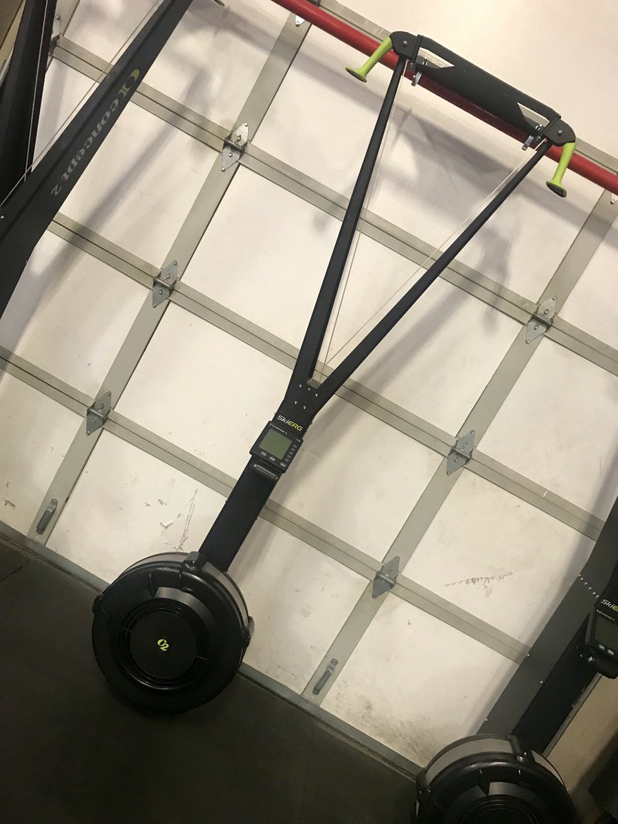 KimYokoSmith's tweet photo. Hello Box. Iโm back. Not a full #crossfit workout yet but a little #ski machine and #weightlifting at #CrossFitBangarang. #aclsurgery #aclrecovery #mclsurgery #mclrecovery #meniscussurgery #meniscusrecovery #kneesurgery #physicaltherapy #pt #excercise #strengthtraining https://t.co/pyIxDCVVsi