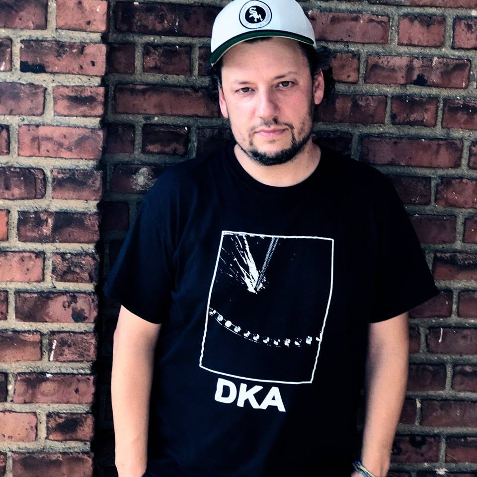 Es un honor tener a este gran DJ y productor en nuestra familia musical y además recibirlo de regreso en su casa regia el Sábado 16 de Marzo.

Este set es sin duda una muestra de el eclecticismo bien logrado.

Info. <a href="/MikeSimonetti/">…</a> <a href="/TOPAZdeluxe/">TOPAZdeluxe</a>