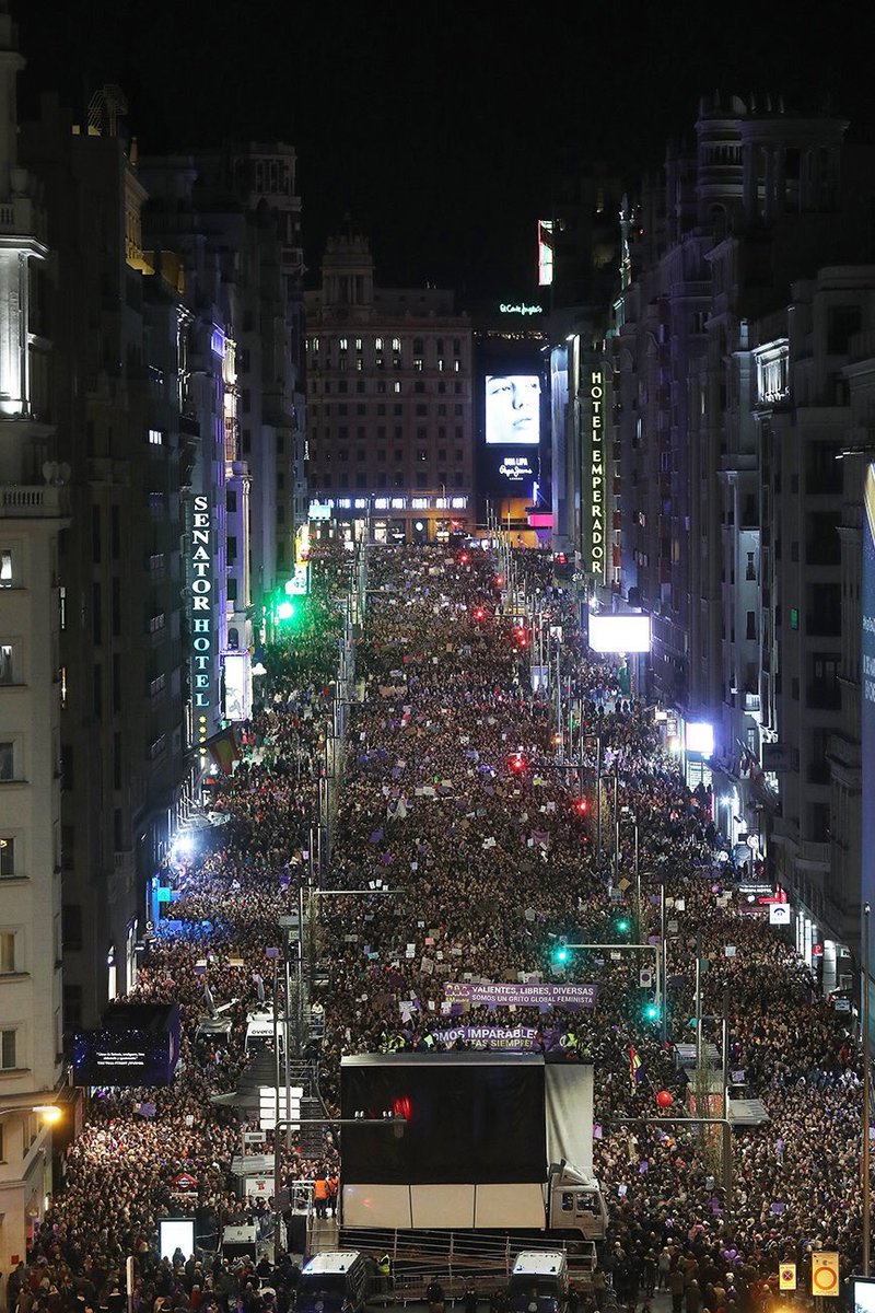 Letrasfeminist's tweet photo. Esto era Madrid hoy, como el resto de España y otras partes del mundo.
Gracias.
#8m #8M2019 #HuelgaFeminista2019 #InternationalWomensDay https://t.co/UUCU002ike