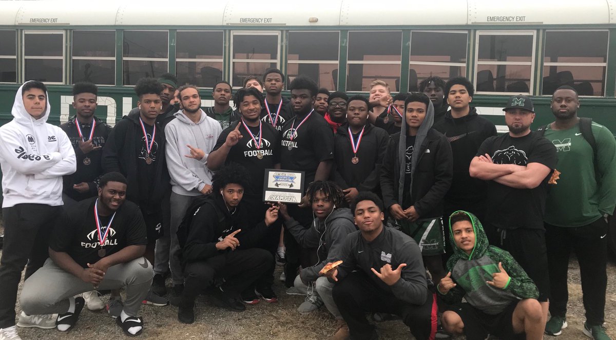 The1CoachSexton's tweet photo. Muskogee Power Lifting is 6A Regional Champs, Large School Overall Runner Up, 9 State Qualifiers,Large School Most Outstanding Bencher! #JUSTWAIT #MuskogeePower @Just2ndYear2PL #WeMakeMONSTERS @MuskogeeA @SportsMuskogee @MuskogeePhoenix @KFleak https://t.co/fjGB1IjEdh