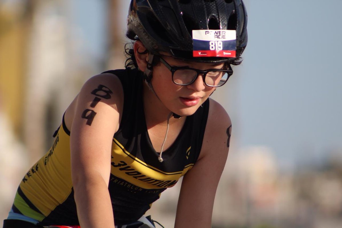 FedMexTriatlon's tweet photo. Nadar, rodar y correr en un malecón impresionante, esto es el Gran Triatlón Pacífico Mazatlán 2019 ¡Comenzamos el Triatlón Infantil! ¡Mucho éxito triatletas! https://t.co/I5P4MFZqhb