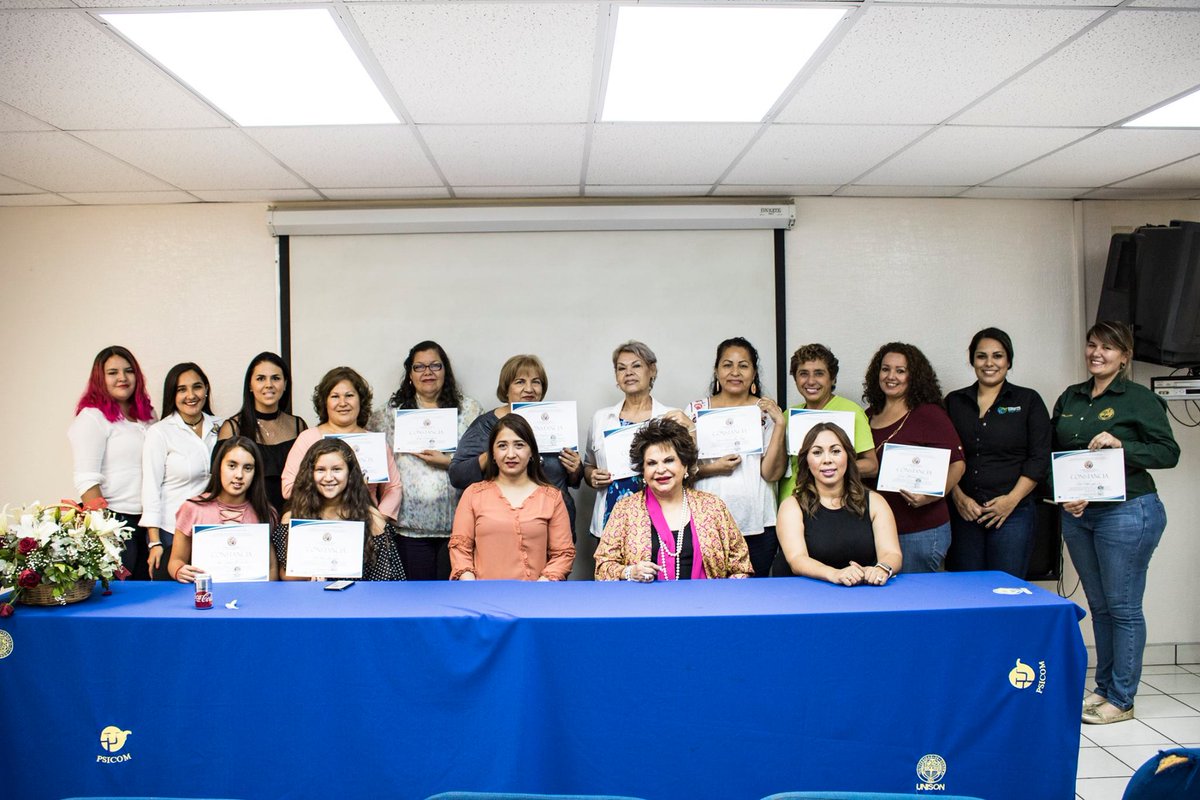 En el Día Internacional de la Mujer reconocemos a nuestras alumnas de MNV, mujeres que rompen paradigmas, que no se conforman, son unas luchadoras buscando un mejor futuro para ellas y sus familias.

#DíaInternacionaldelaMujer