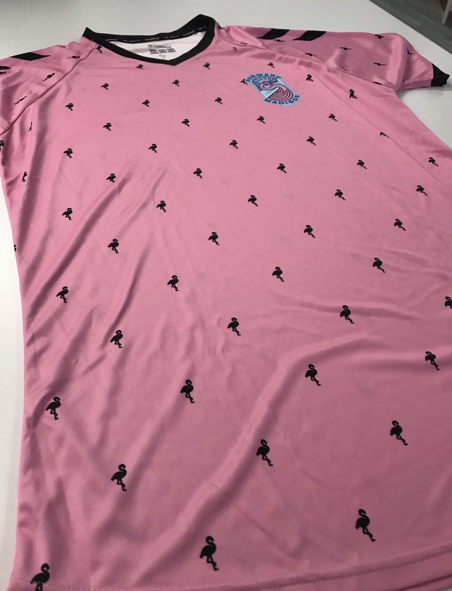 fc pink goalkeeper kit