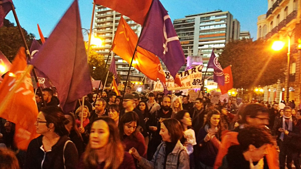 Escamot_Colect's tweet photo. 🗣️Per la llibertat de totes, contra la feminització de la pobresa i la violència masclista! Feminisme Sense Rebaixes, Vaga de Dones!✊🏽✊🏿
👉🏽Manifestació a València.🦇
#Feminisme #Lescamot #Carcaixent #LaRibera https://t.co/pmmzIohqpF