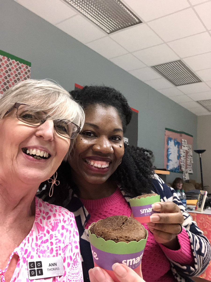 ICTII_Thomas's tweet image. Today we celebrate with chocolate cake a successful year of quarterly code.org workshops. #cs4ms #codedotorg