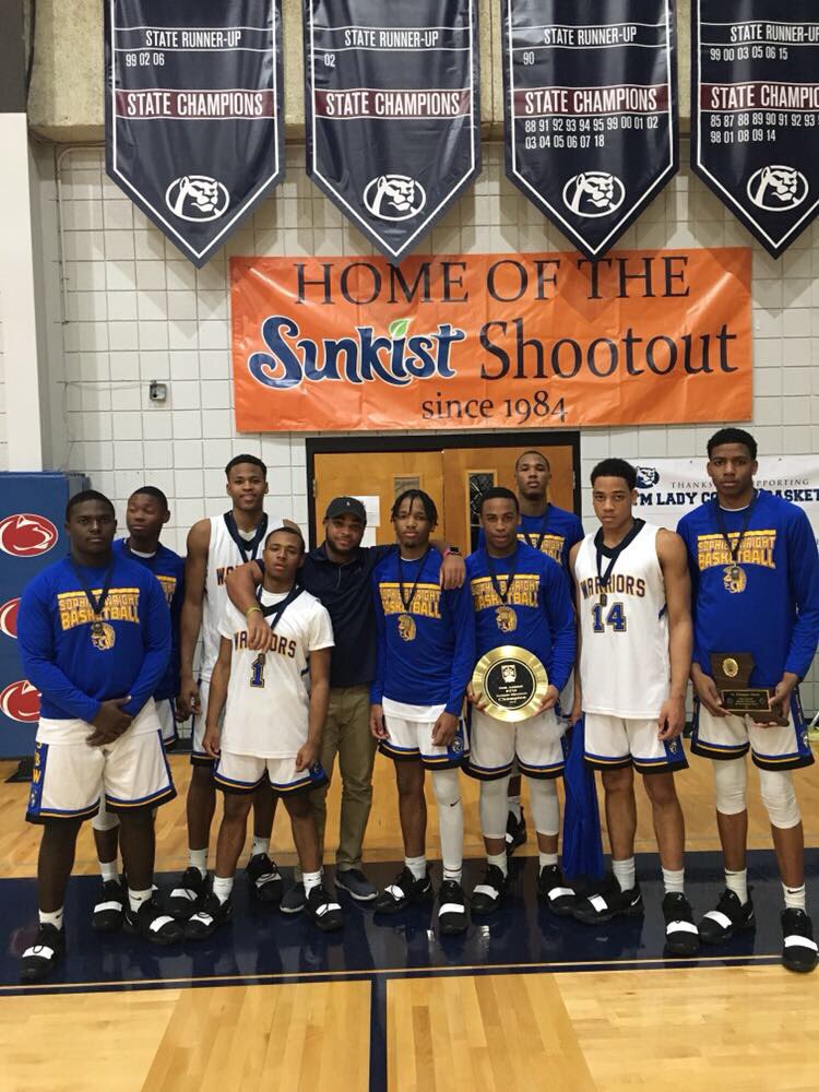 __charlie2's tweet photo. Had fun this season with these guys , even though we came up short we always going to be brothers 🖤🤞🏽.. #2signingout https://t.co/aJWNm3Nwmd